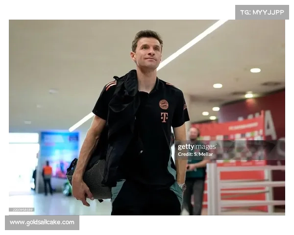 穆勒发起慈善拍卖 拜仁经典物品亮相助力公益事业 穆勒发起慈善拍卖 拜仁经典物品亮相助力公益事业